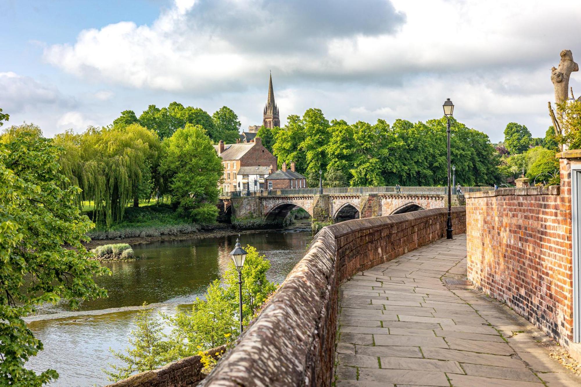 Insta-Worthy Loft On Historic Chester Rows, Sleeps 4 & Free Parking Exterior photo